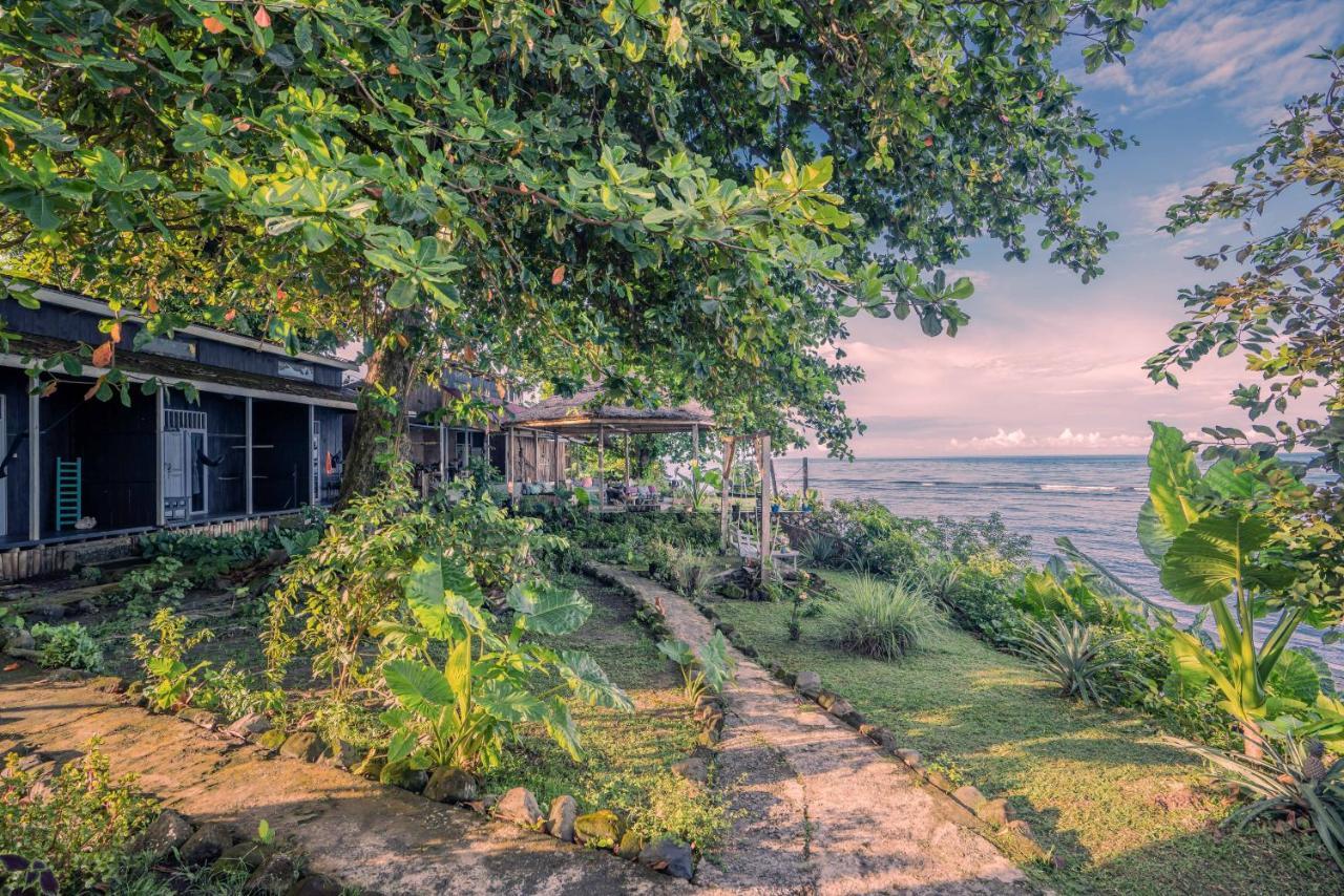 Sanctum Una Una Eco Dive Resort Pulau Unauna Zewnętrze zdjęcie